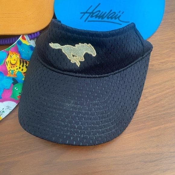 Bundle of FOUR 4 Visors - Picture 5 of 7